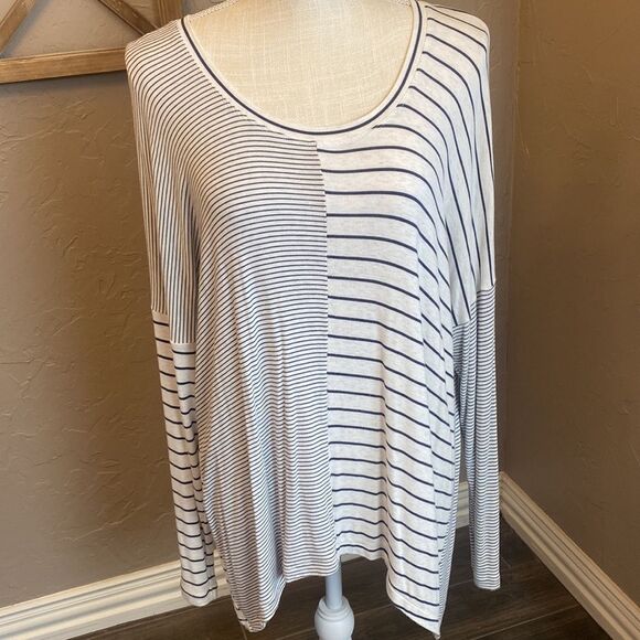 CAbi Pivot Tee Striped Oversized Top Style# 3806 Hi-Lo Tunic Fit Size Medium - Picture 2 of 7